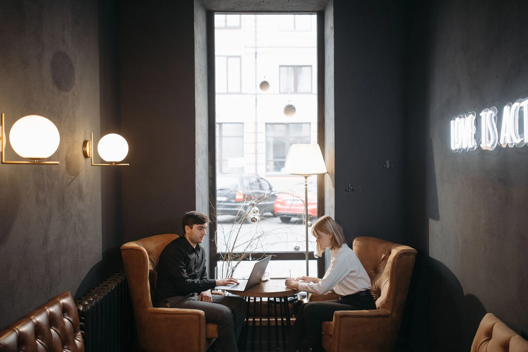 New Zealand business owners working together